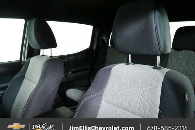Used 2022 Toyota Tacoma TRD Sport w/ Technology Package AWD/4WD image 5