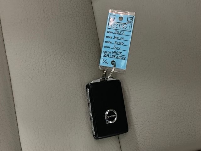 Used 2022 Volvo XC90 T5 Momentum w/ Protection Package Premier FWD image 40