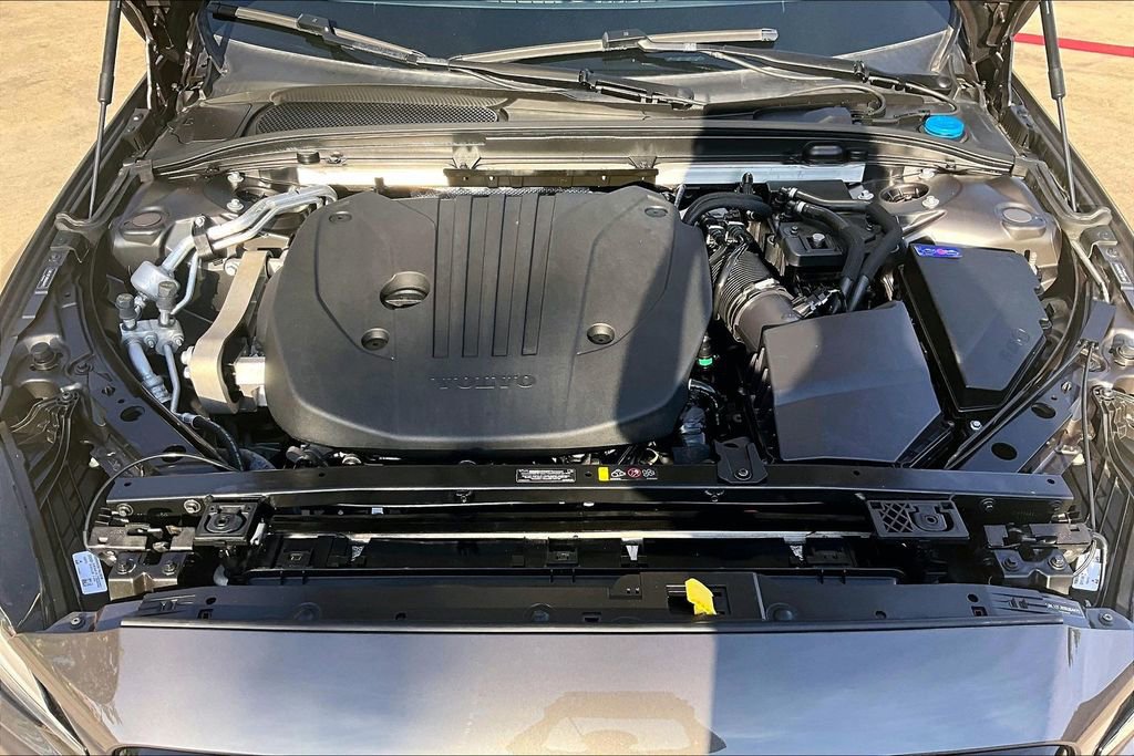 Used 2025 Volvo S60 B5 Core FWD image 13