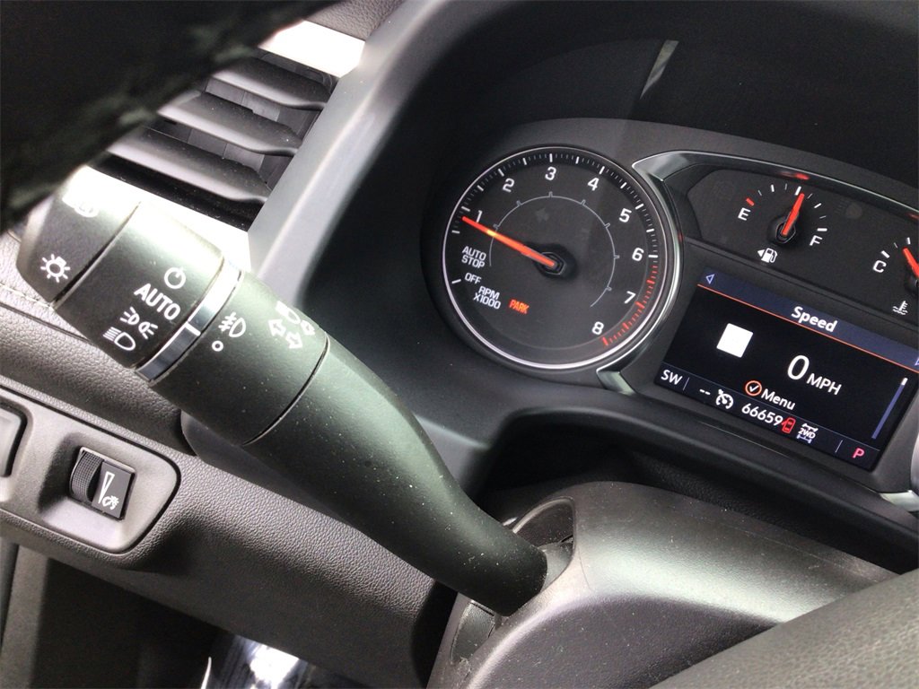 Used 2023 GMC Acadia SLT image 18