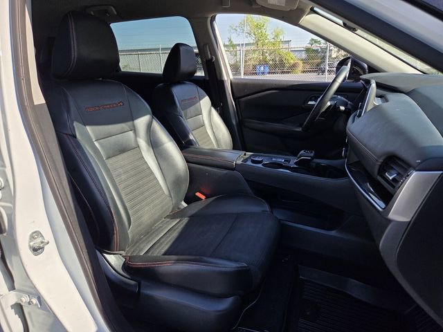 Used 2025 Nissan Rogue SV AWD/4WD image 15