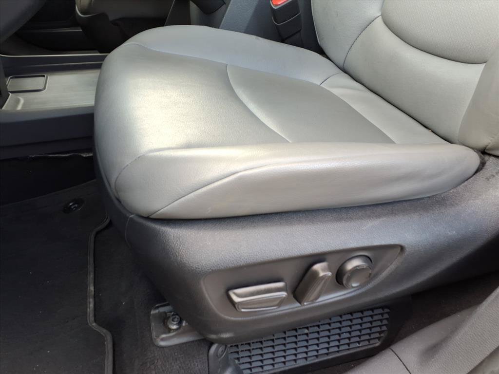 Certified 2023 Toyota Sienna XLE FWD image 20