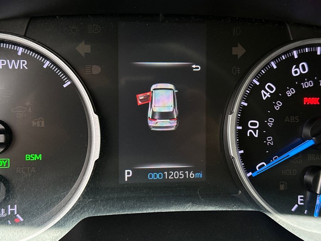 Used 2020 Toyota RAV4 LE AWD/4WD image 30