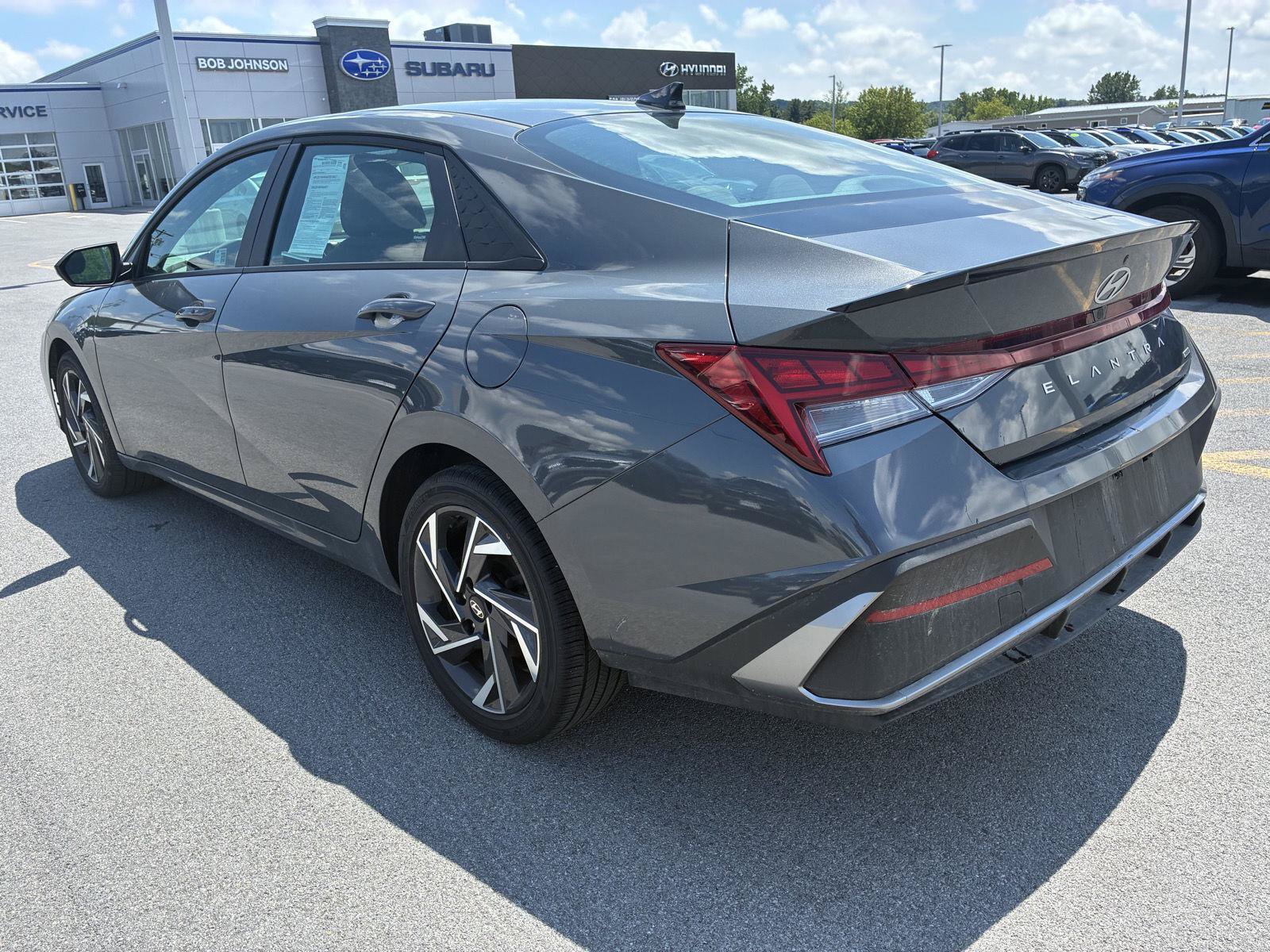 Used 2025 Hyundai Elantra SEL FWD image 5