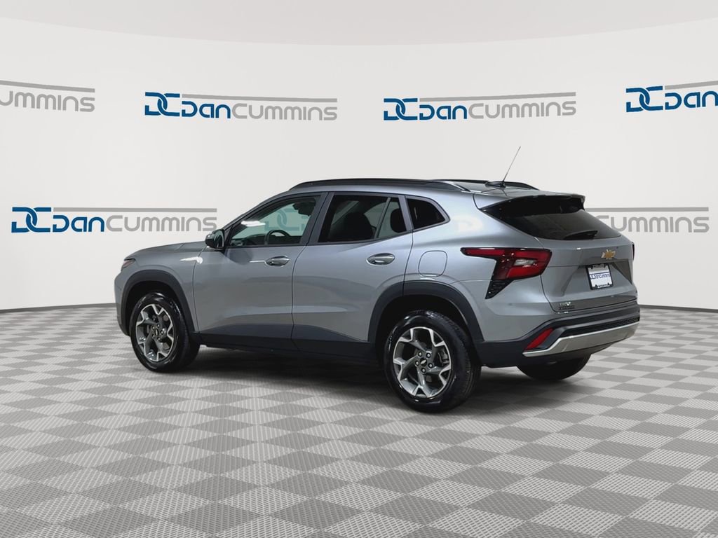 Used 2024 Chevrolet Trax LT image 7