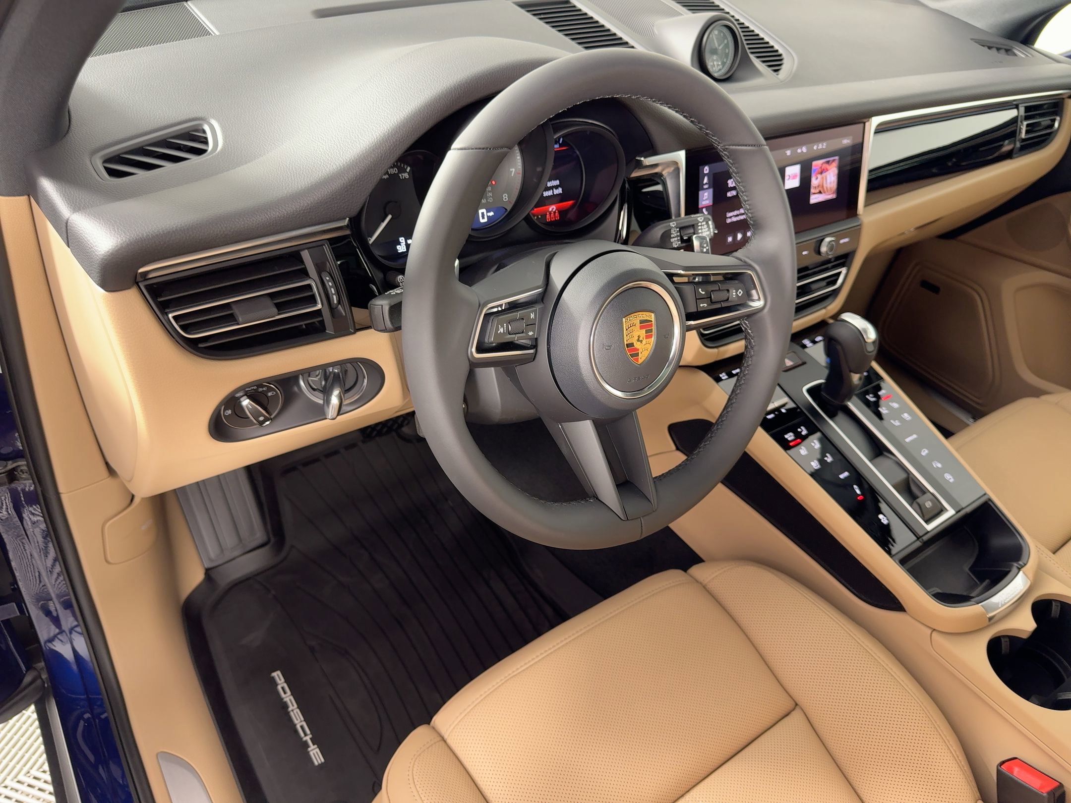 Used 2026 Porsche Macan S image 4