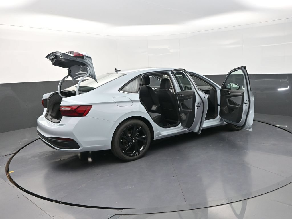 New 2026 Volkswagen Jetta SE FWD image 34