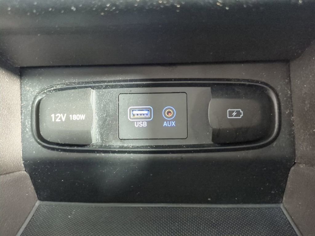 Used 2019 Hyundai Santa Fe SE image 25