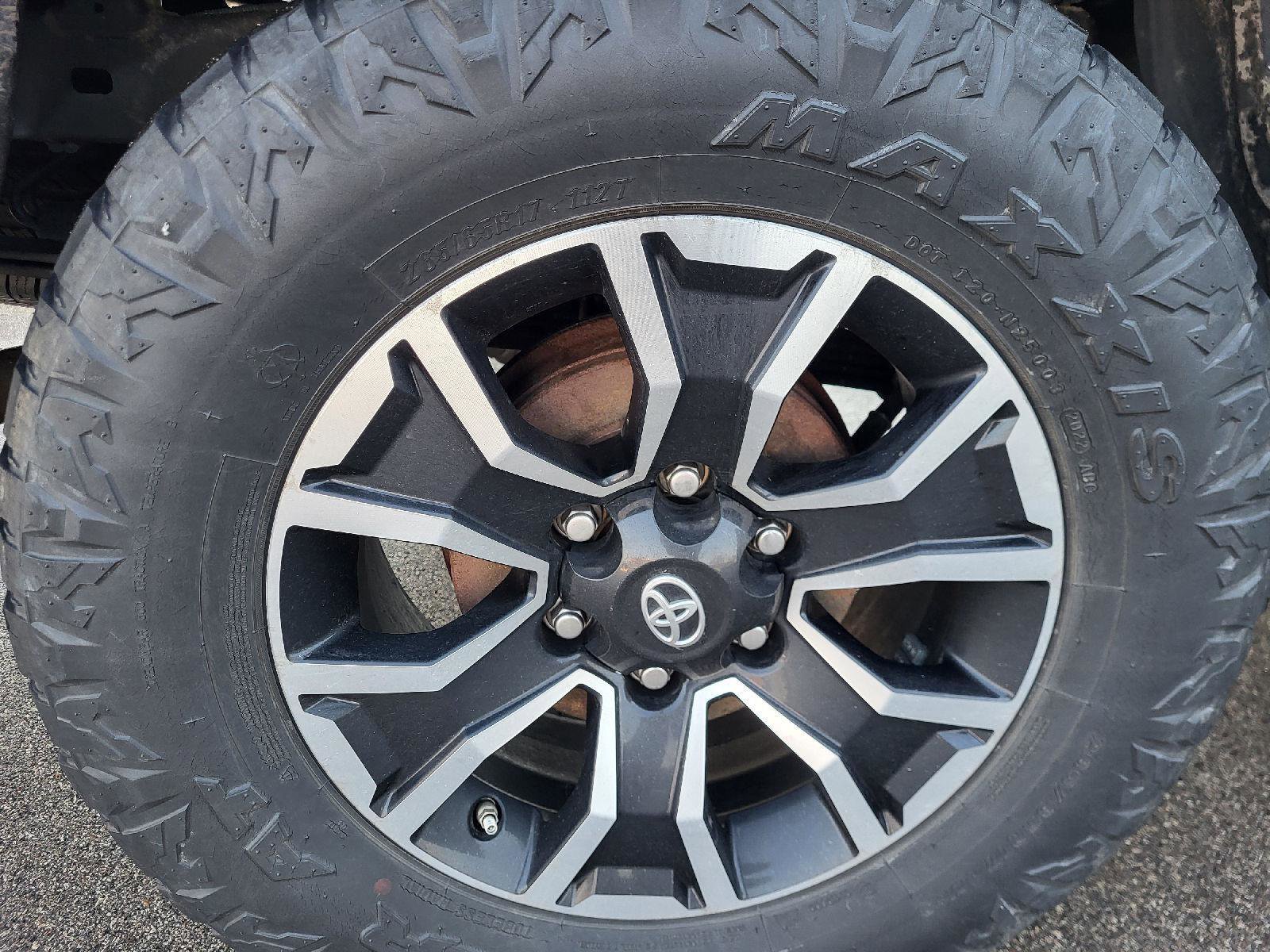 Used 2020 Toyota Tacoma TRD Sport image 13