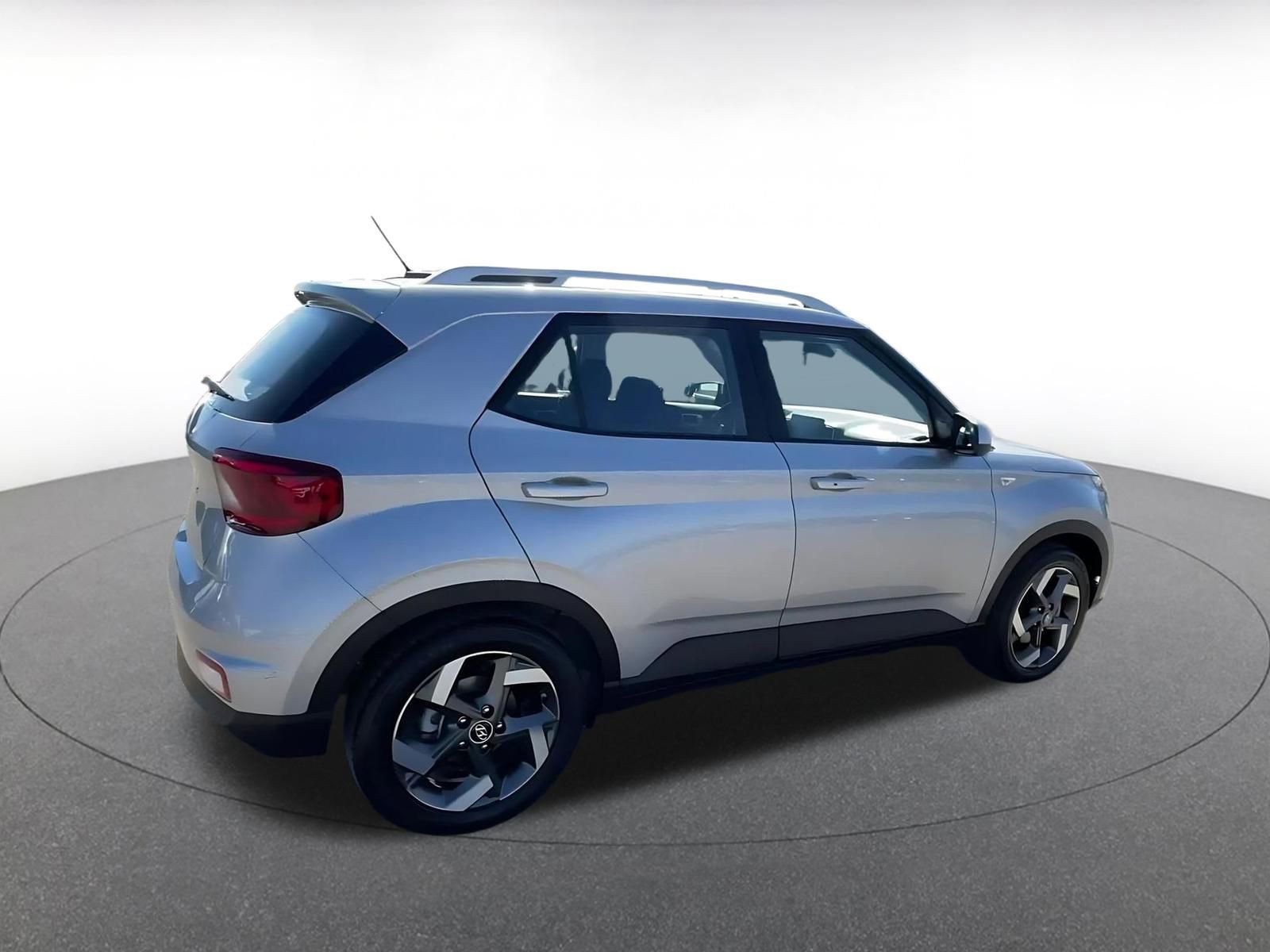 Used 2025 Hyundai Venue SEL image 15