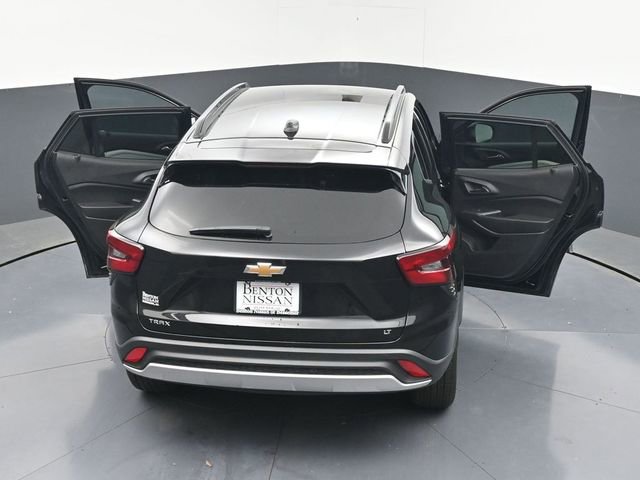 Used 2025 Chevrolet Trax LT w/ LT Convenience Package FWD image 46
