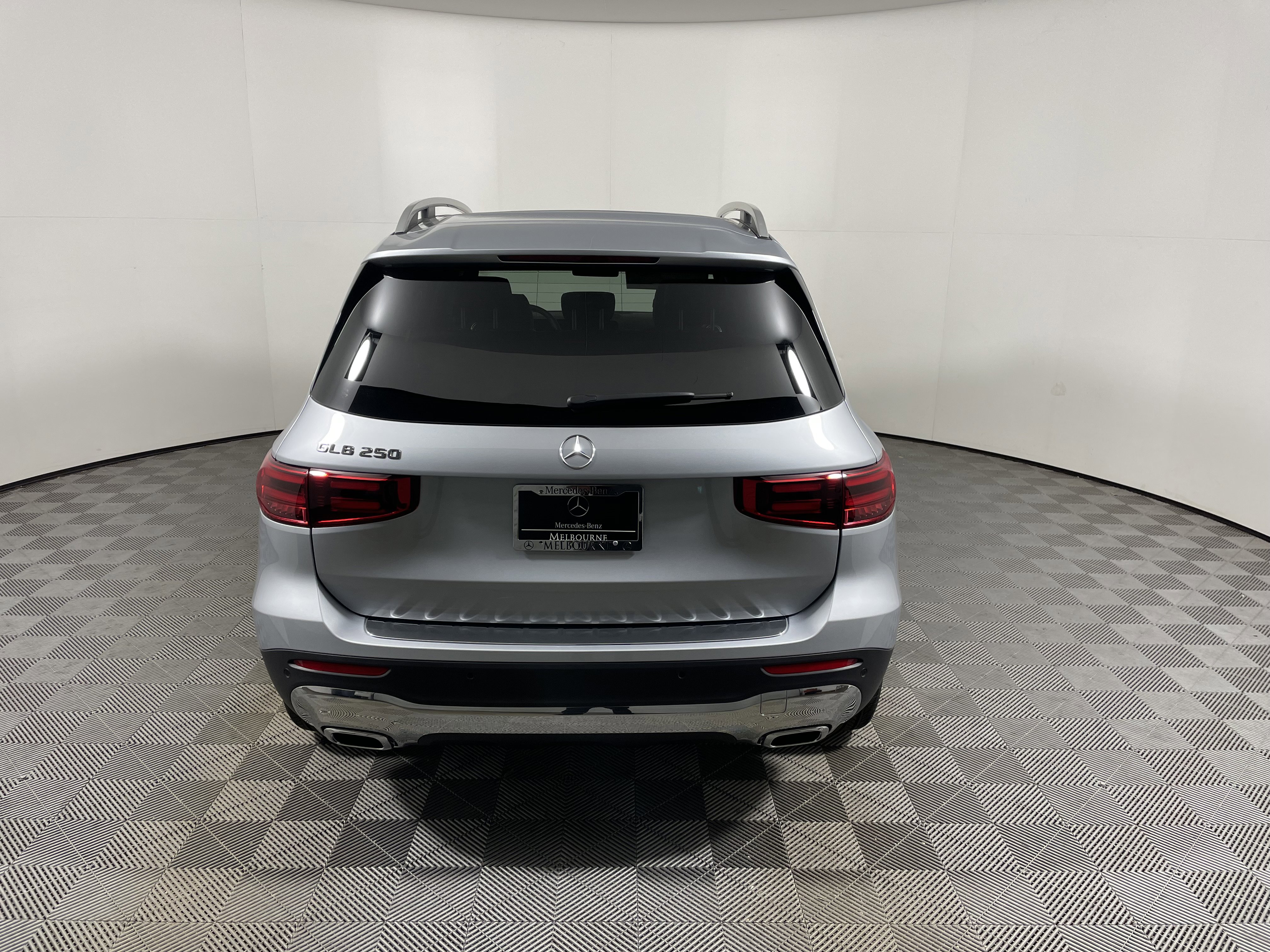 New 2026 Mercedes-Benz GLB 250 image 4