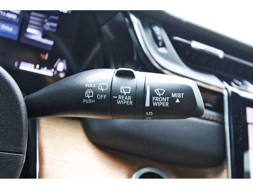 Used 2025 Jeep Grand Cherokee L Summit image 16