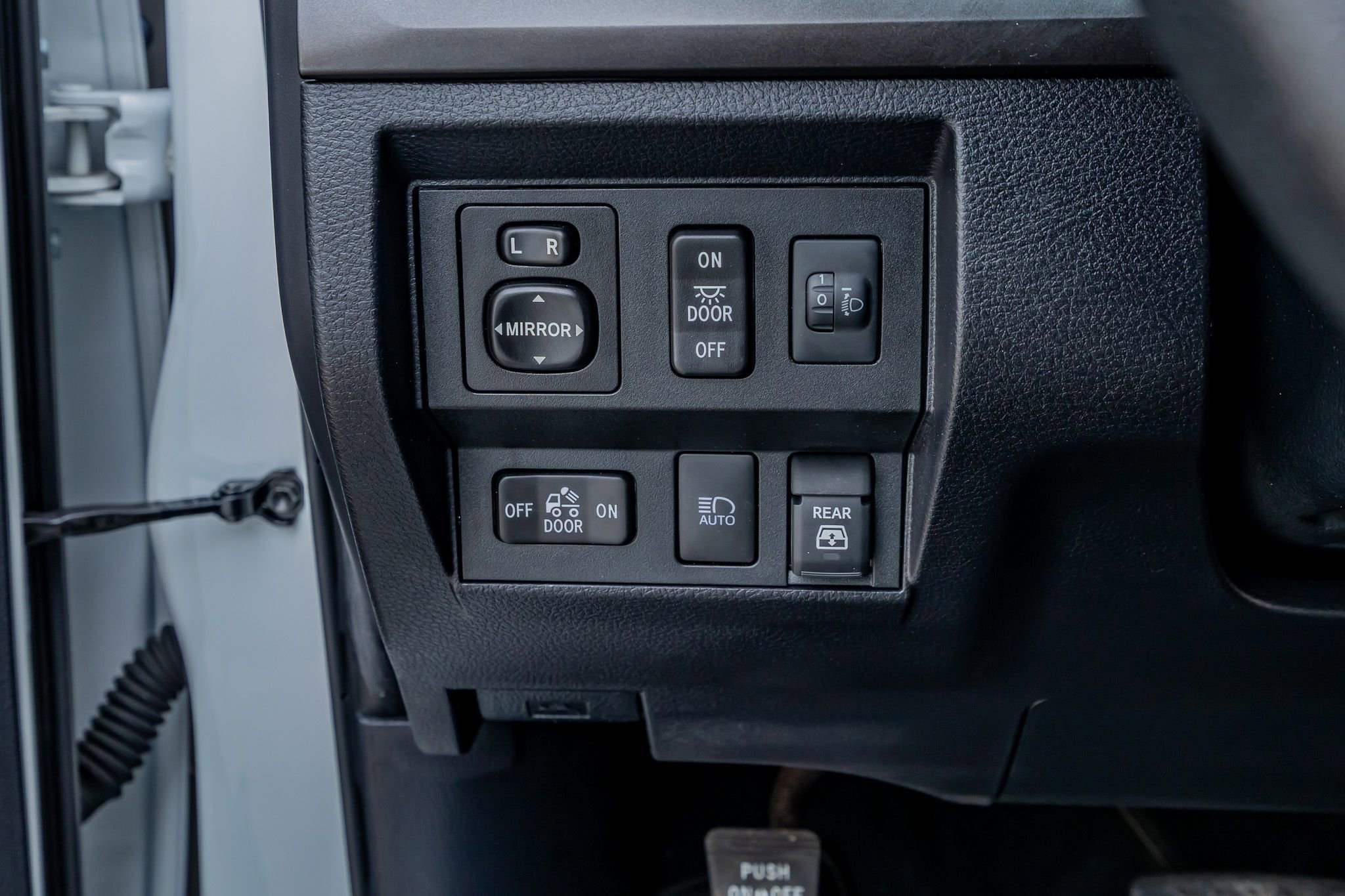 Used 2021 Toyota Tundra SR5 w/ SR5 Upgrade Package AWD/4WD image 22