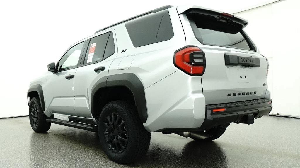 Used 2026 Toyota 4Runner SR5 RWD image 21