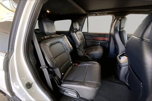 Used 2022 Lincoln Navigator Reserve AWD/4WD image 17