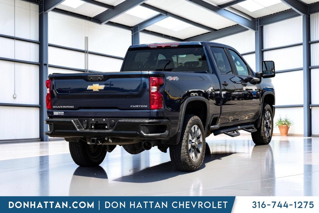 Used 2022 Chevrolet Silverado 2500 Custom w/ Custom Value Package AWD/4WD image 16