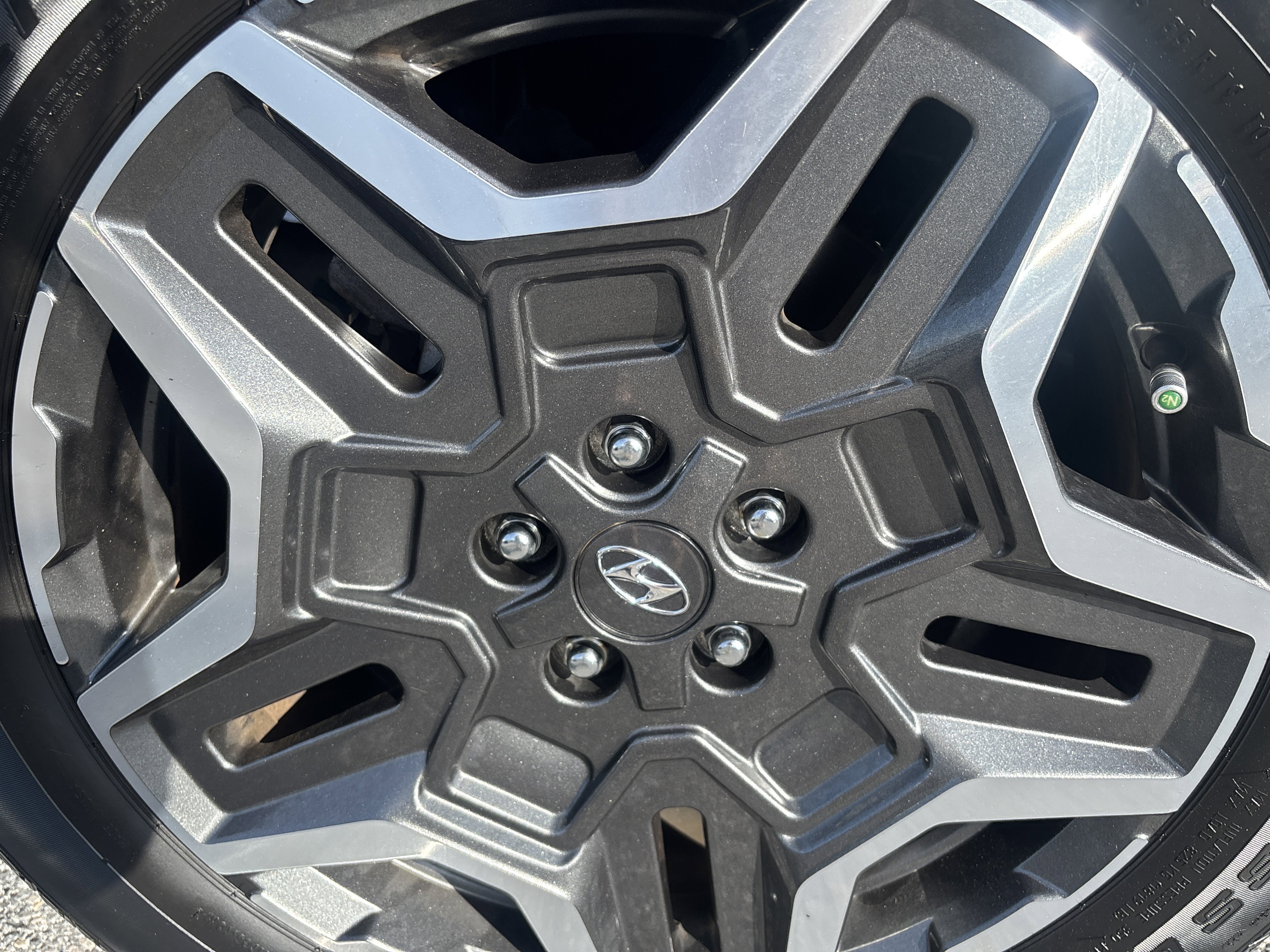 Used 2023 Hyundai Santa Fe Limited image 9