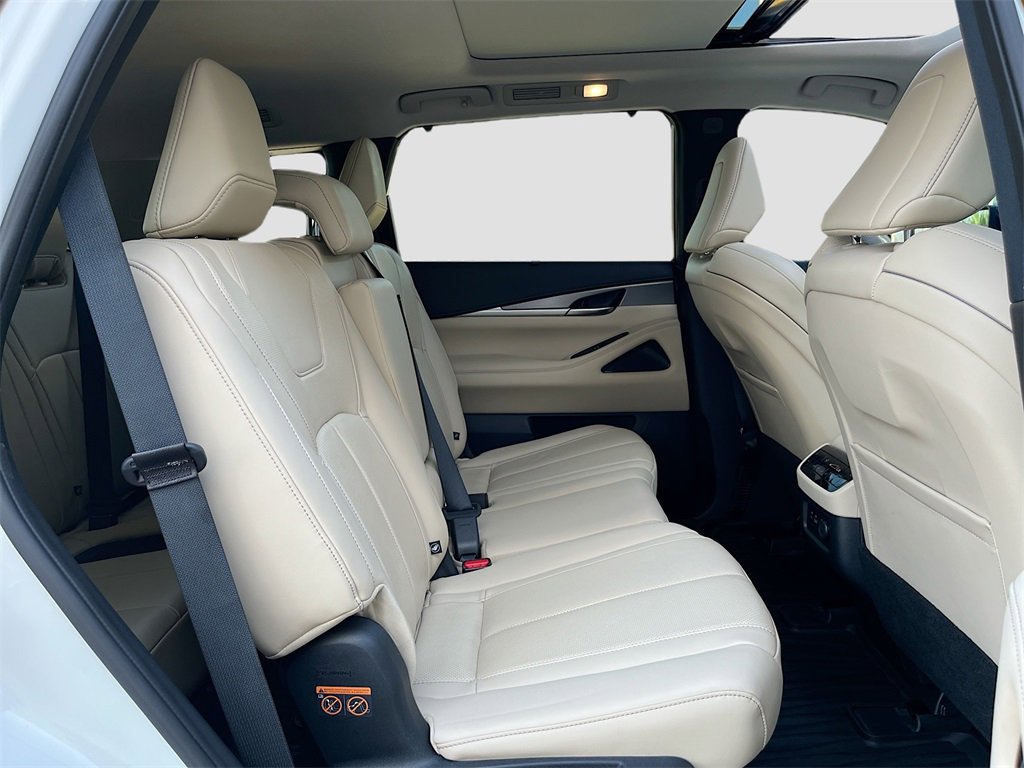 Used 2024 INFINITI QX60 Luxe w/ Cargo Package image 29