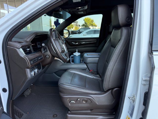 Used 2023 GMC Yukon Denali w/ LPO, Floor Liner Package AWD/4WD image 5