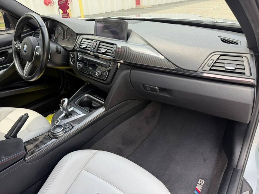 Used 2015 BMW M3 w/ Lighting Package RWD image 27