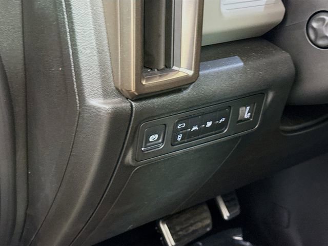 Used 2025 GMC Hummer EV 2X w/ Extreme Off-Road Package image 13