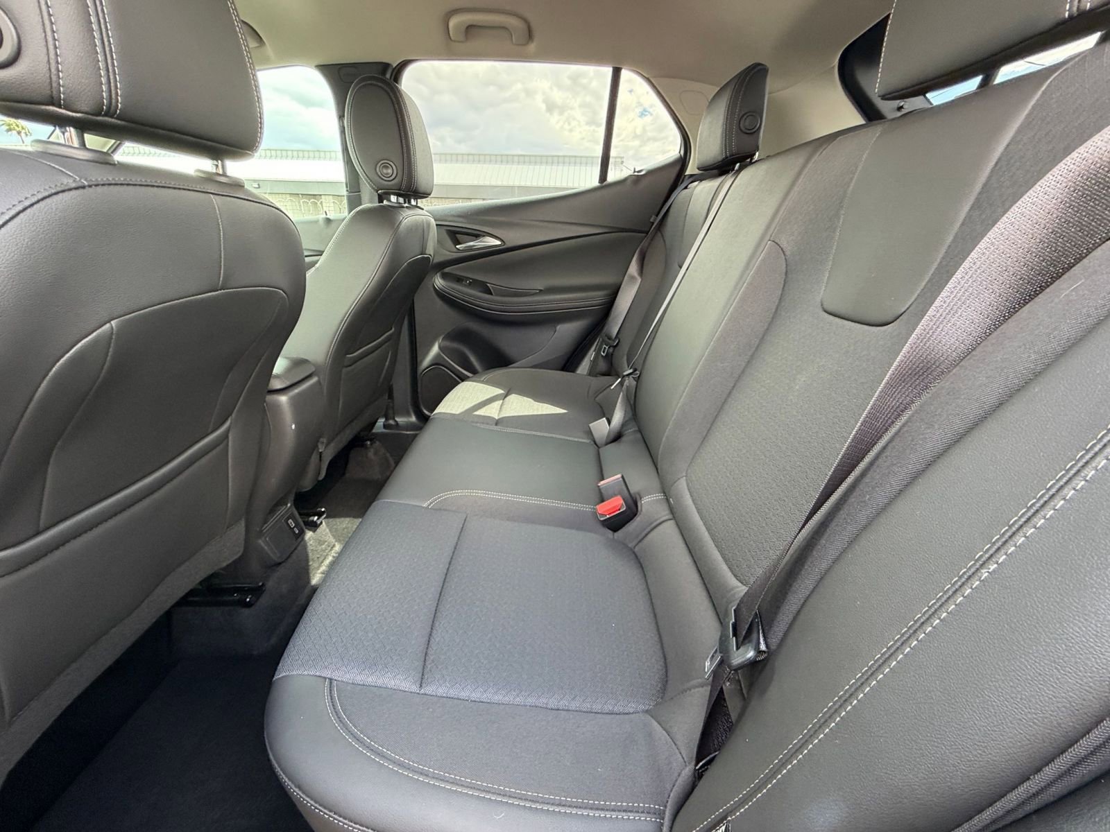 Used 2025 Buick Encore GX Preferred FWD image 24