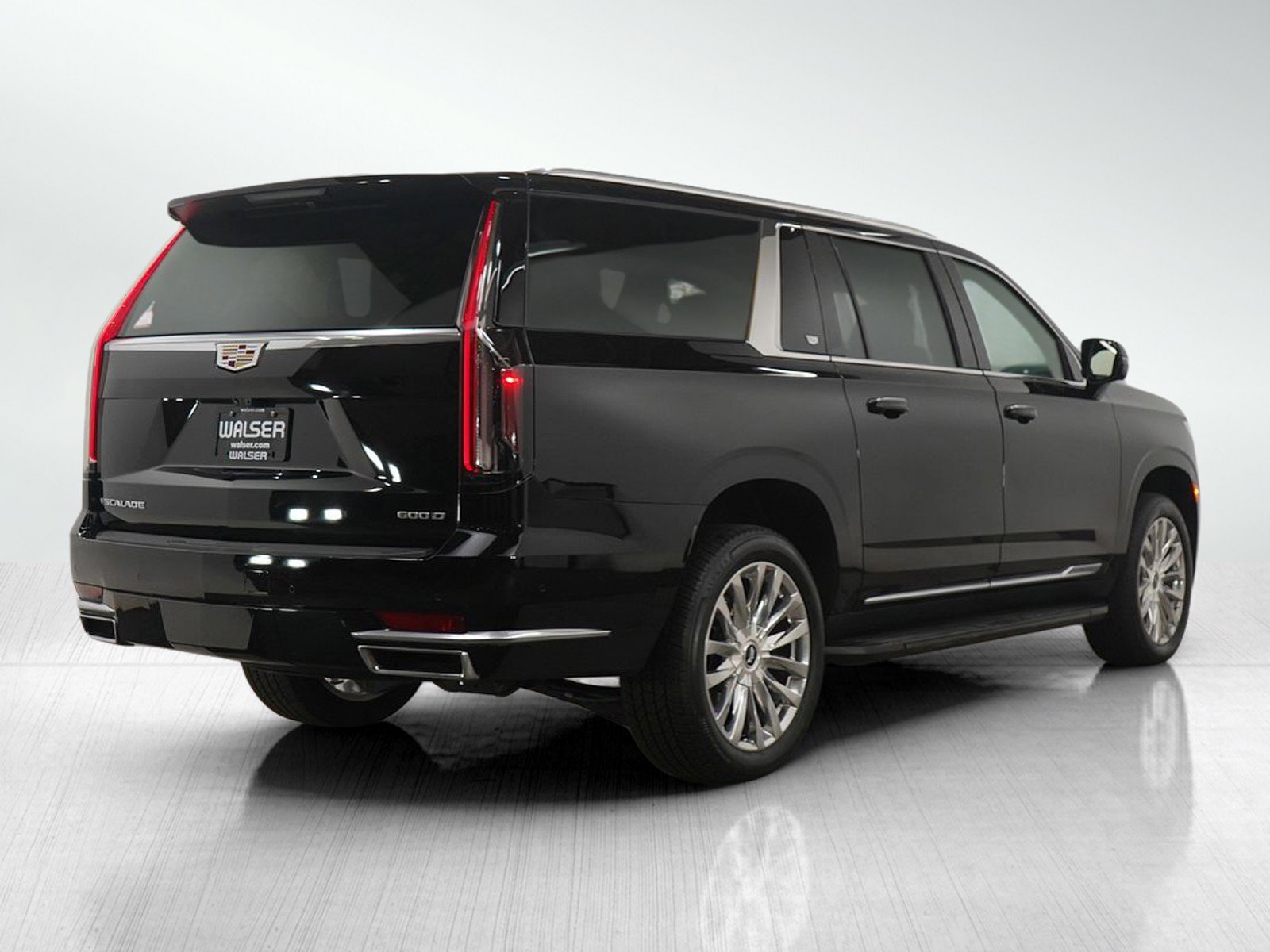 Used 2024 Cadillac Escalade ESV Premium Luxury image 5