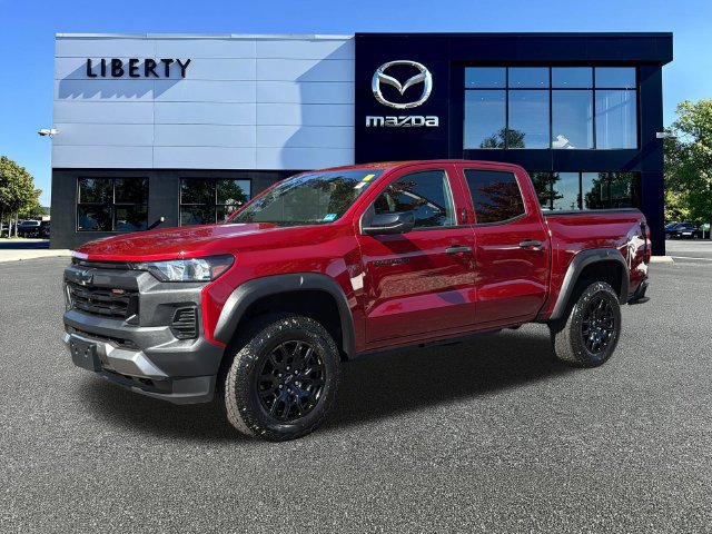 Used 2024 Chevrolet Colorado Trail Boss w/ Technology Package AWD/4WD image 3