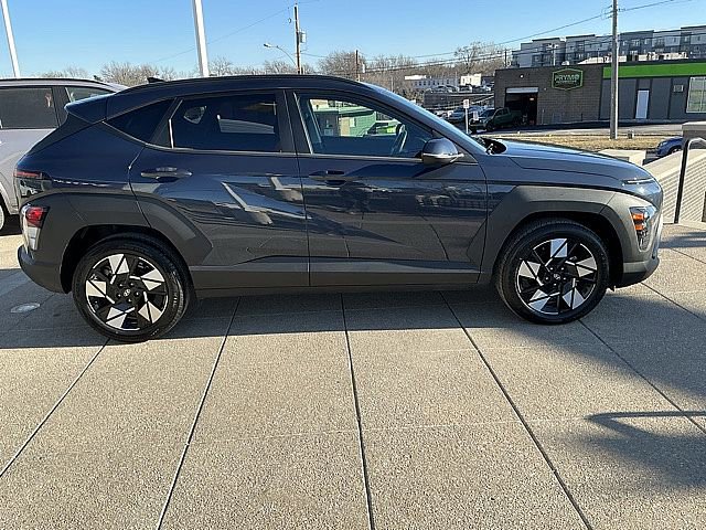 Used 2025 Hyundai Kona SEL image 7