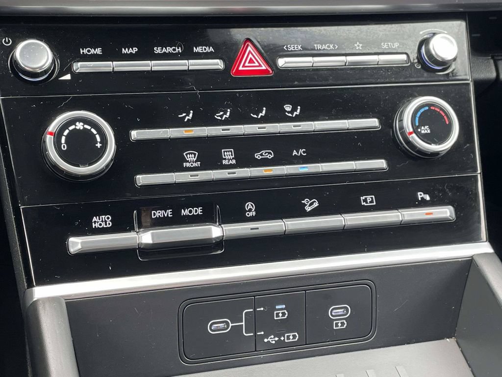Certified 2025 Hyundai Santa Fe SE FWD image 18