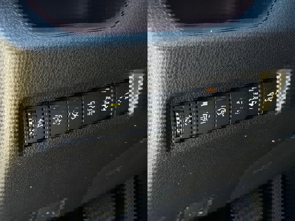 Used 2021 Toyota RAV4 Limited image 36