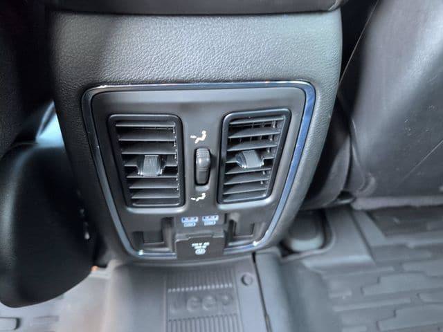 Certified 2021 Jeep Grand Cherokee Limited AWD/4WD image 18