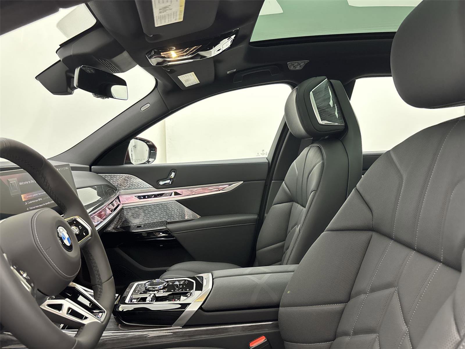 New 2026 BMW 760i xDrive w/ Executive Package image 24