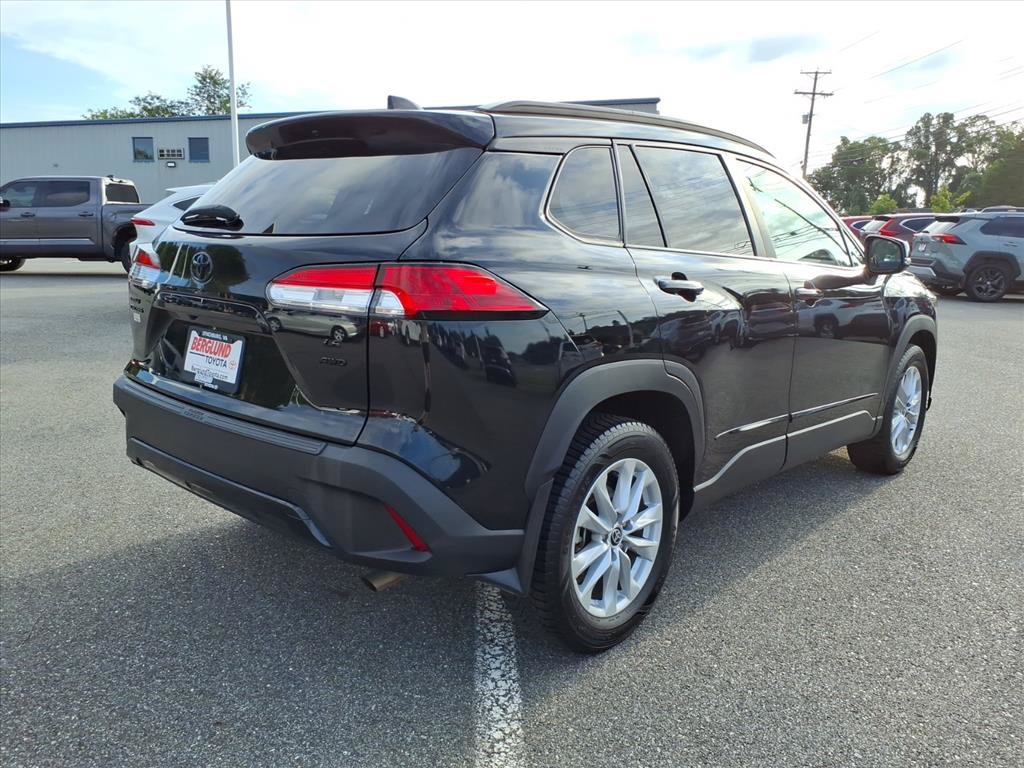 Used 2023 Toyota Corolla Cross LE w/ Moonroof Package AWD/4WD image 4