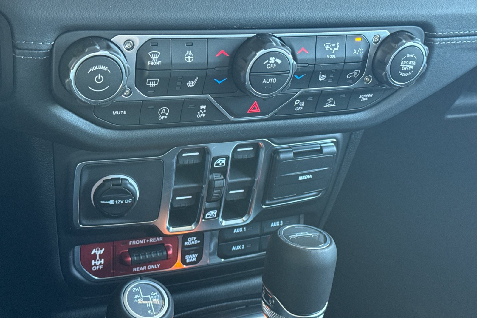 New 2026 Jeep Gladiator Rubicon AWD/4WD image 19