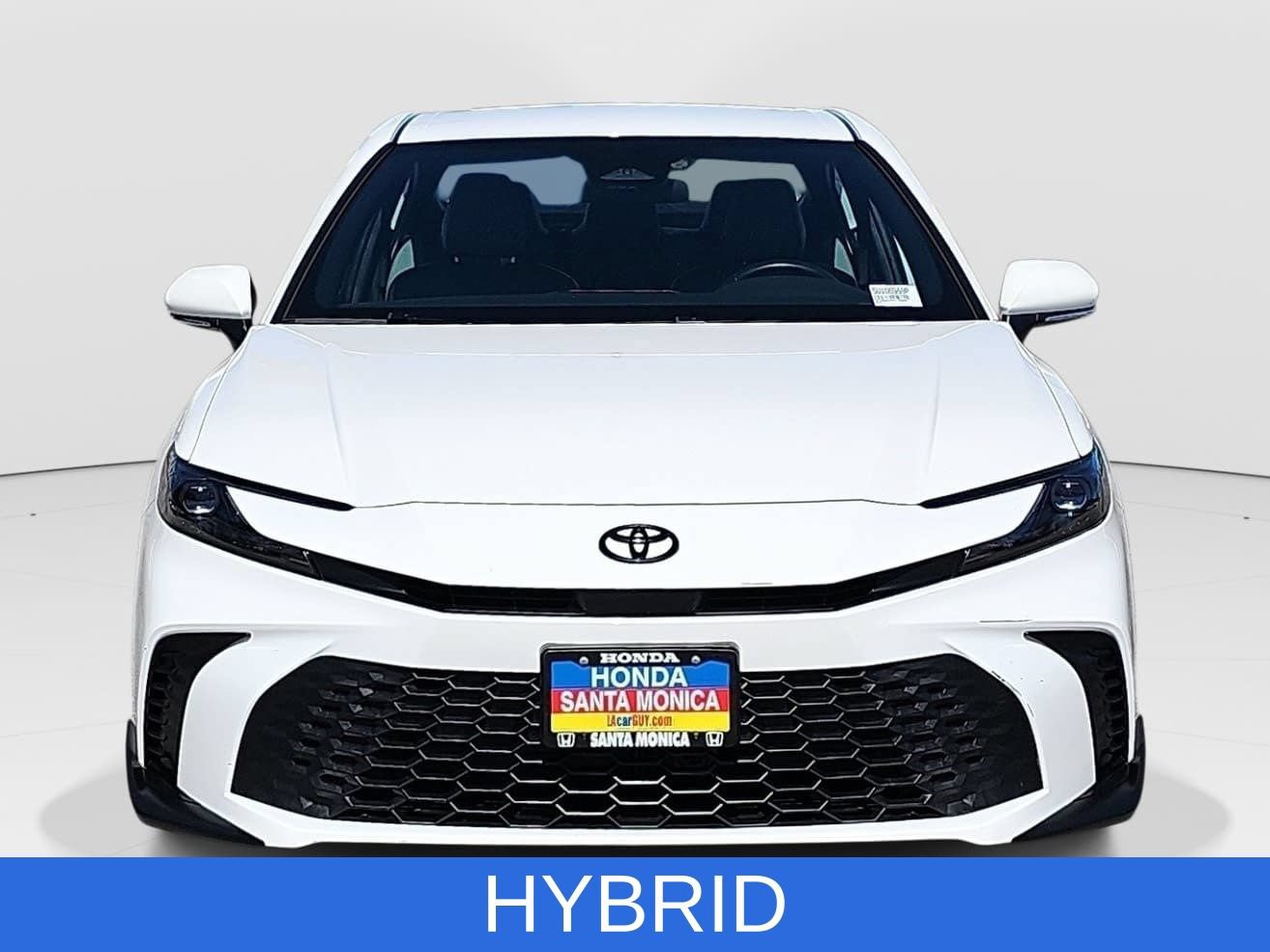 Used 2025 Toyota Camry SE FWD image 2