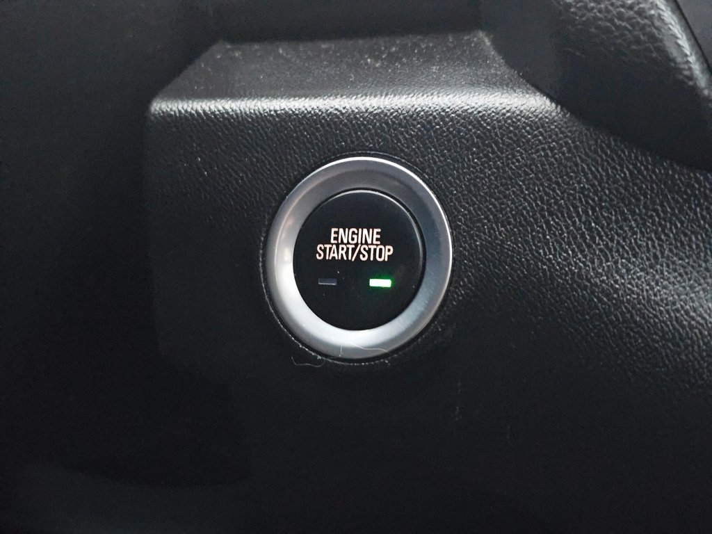 Used 2018 GMC Terrain Denali w/ Advanced Safety Package image 17