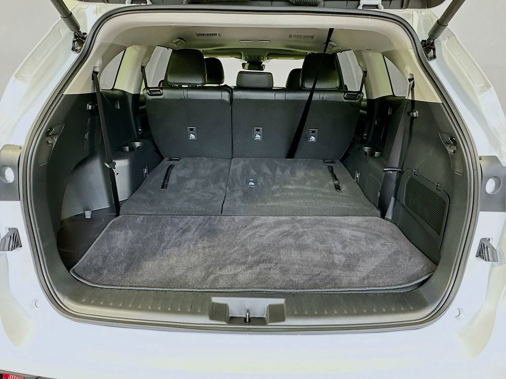 Certified 2026 Toyota Highlander XLE image 27