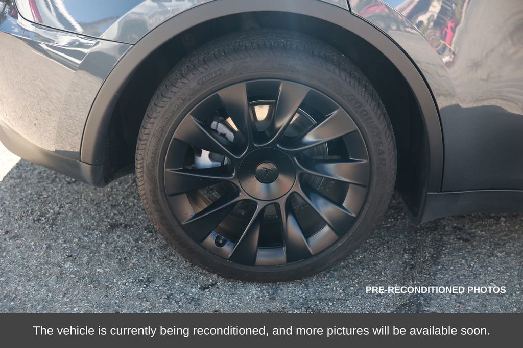 Used 2023 Tesla Model Y Long Range image 9
