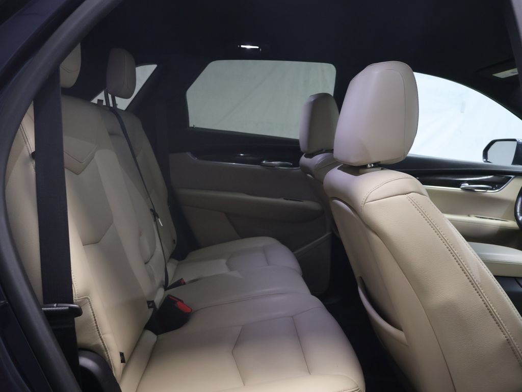 Used 2018 Cadillac XT5 FWD image 12