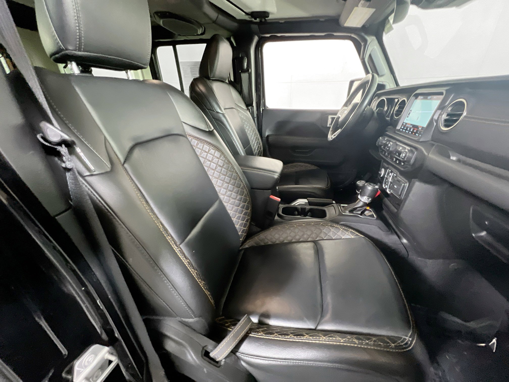 Used 2022 Jeep Wrangler Unlimited Sahara image 27