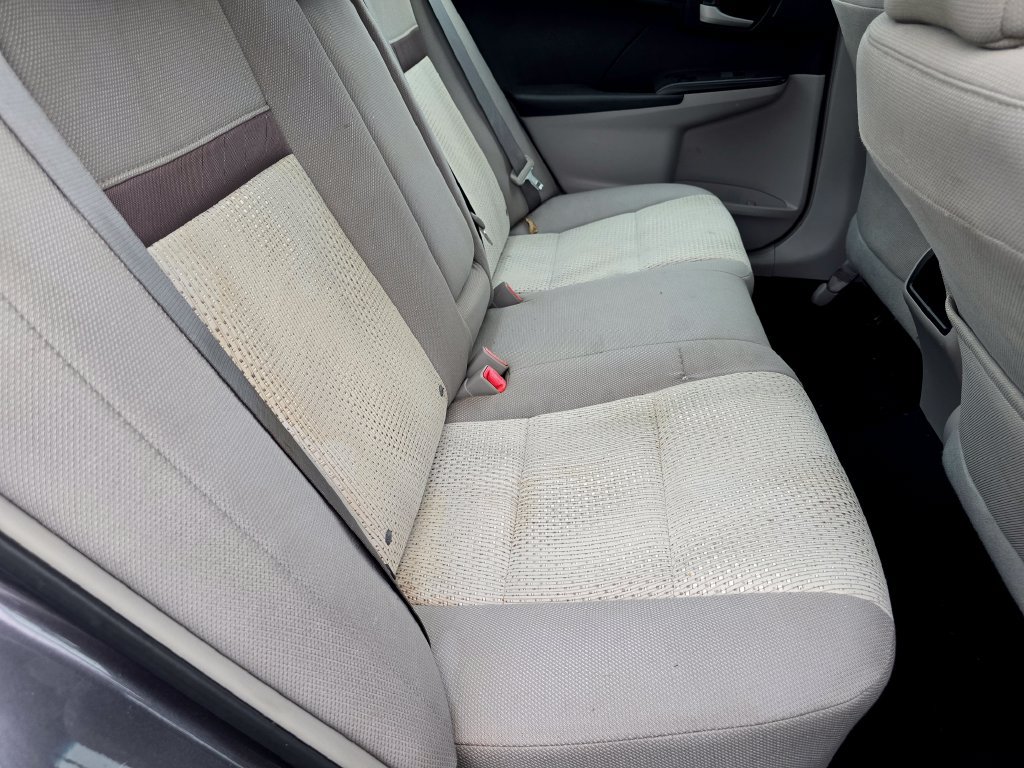 Used 2014 Toyota Camry LE FWD image 11