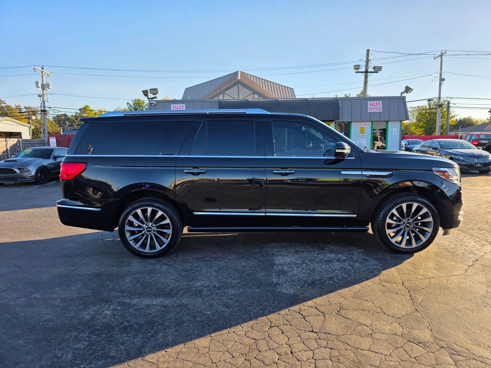 Used 2020 Lincoln Navigator L Reserve image 39