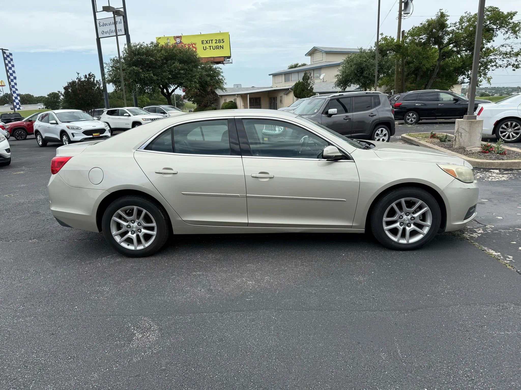 Used 2015 Chevrolet Malibu LT w/ Power Convenience Package image 4
