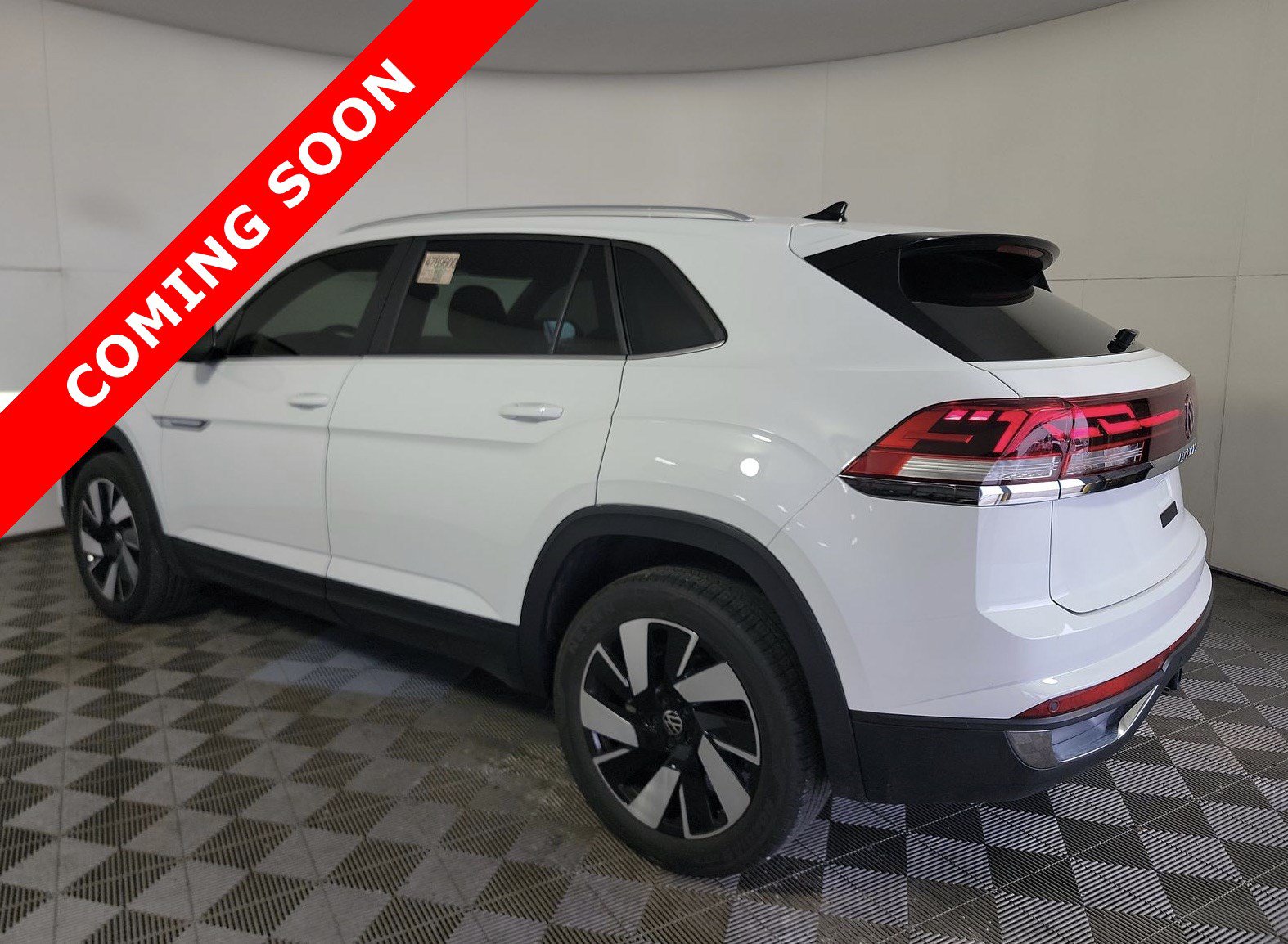 Used 2024 Volkswagen Atlas Cross Sport SE AWD/4WD image 5