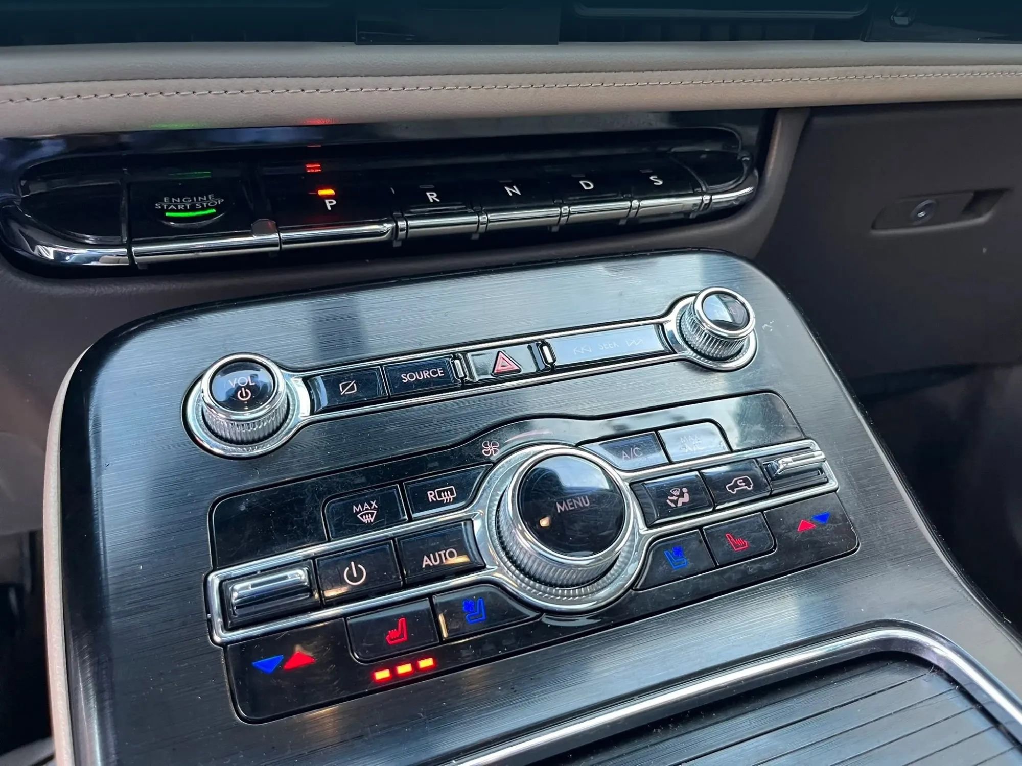 Used 2021 Lincoln Nautilus Reserve image 13