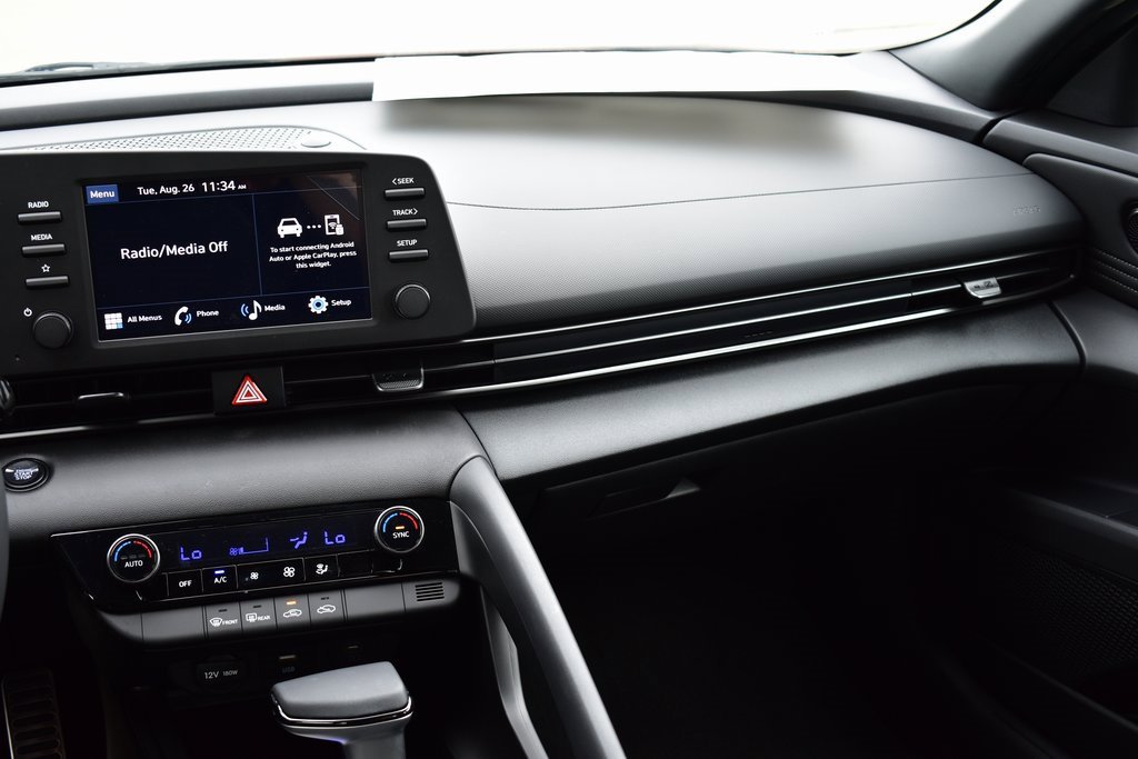 New 2025 Hyundai Elantra Sport image 24