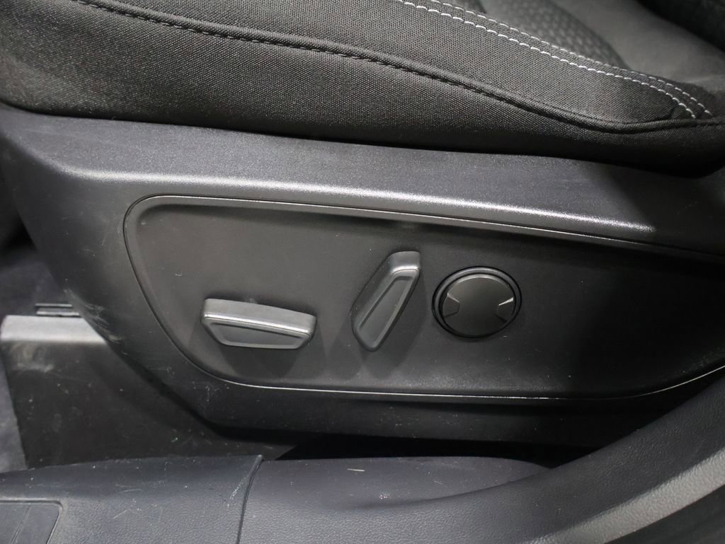 Used 2023 Ford Escape Active w/ Tech Pack #1 AWD/4WD image 11