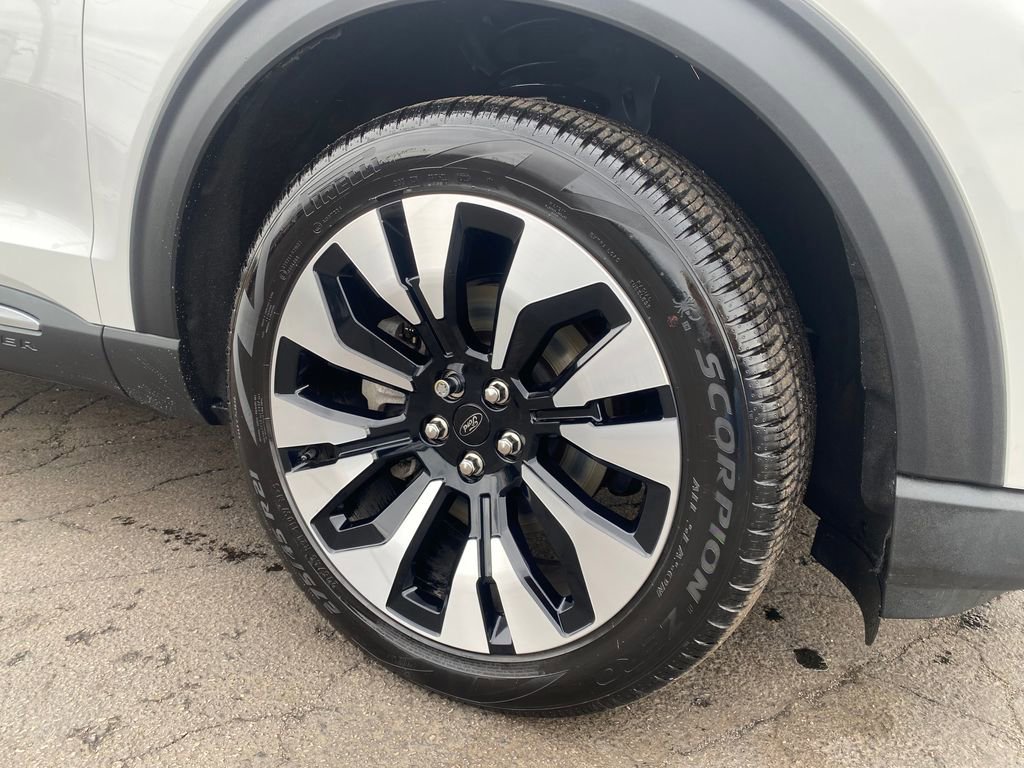 Used 2025 Ford Explorer Platinum w/ LUX Leather Package image 35